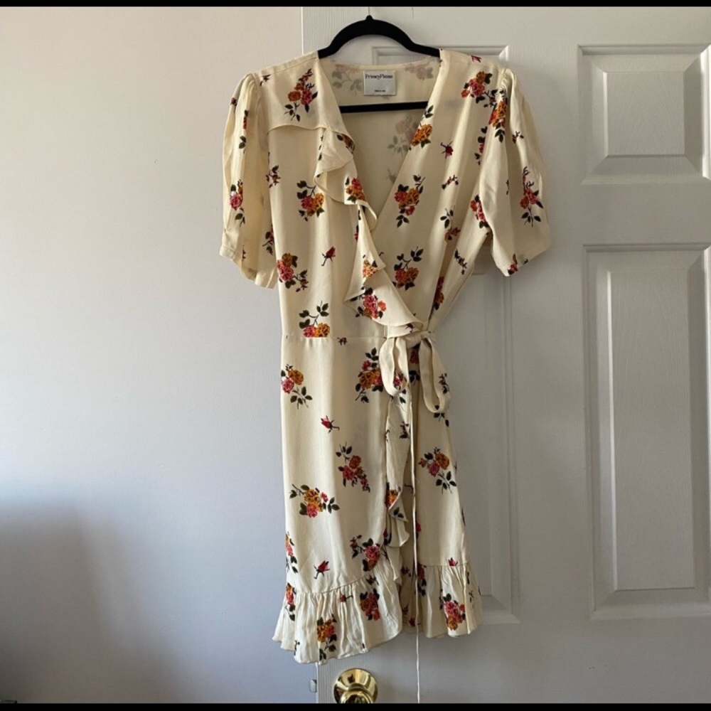 [SOLD] Privacy Please floral wrap dress
